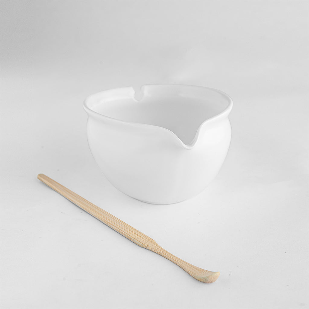 Ceramic Matcha Bowl with Pouring Spout &amp; a Bamboo Scoop